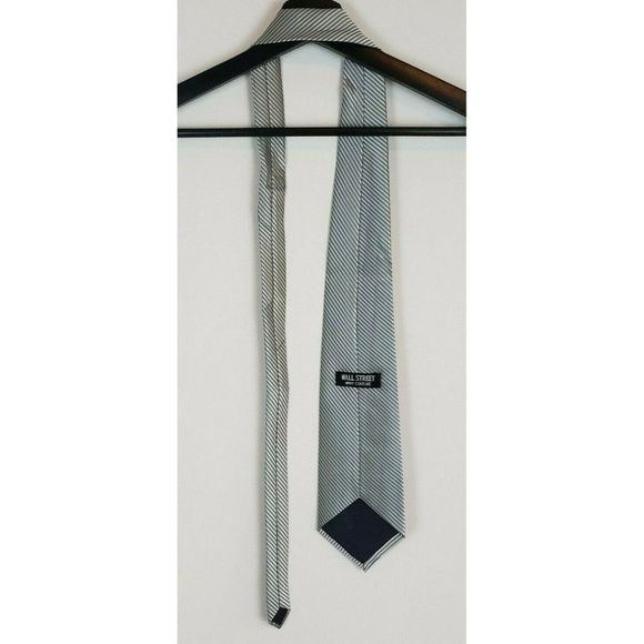 Wall Street Andy Couture Tie Silver Black Striped EUC - Picture 3 of 4